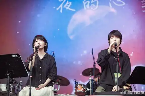 星巢音乐节房东的猫部分第三次拍她们不得不说真的太温柔了