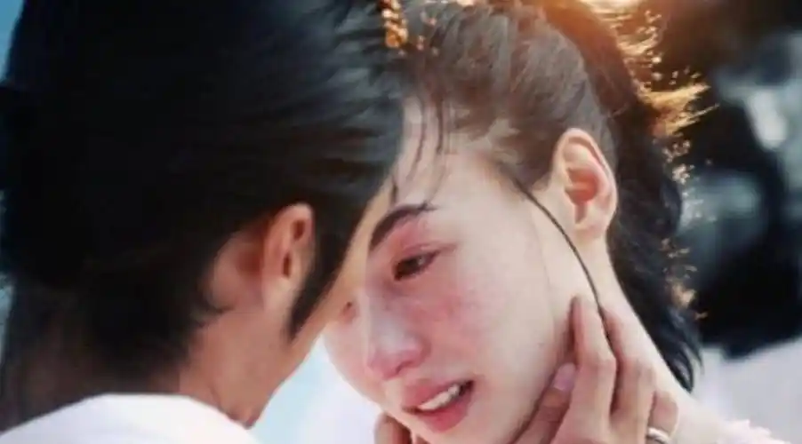 当年曝光1400张照片,毁了陈冠希张柏芝的电脑维修员,下场怎样?