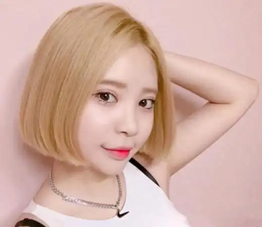 亚麻白金色头发图片 就是人们所说的洋娃娃发色_网易订阅