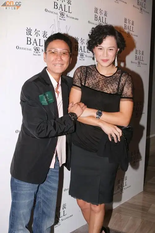 香港名媛赵式芝出柜嫁人二人大方秀恩爱组图