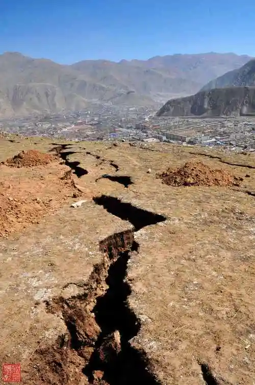 14"玉树大地震之—惊看山崩地裂(15p)