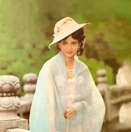 演员陶慧敏,嫁初恋老公恩爱几十年,20岁女儿貌美如花