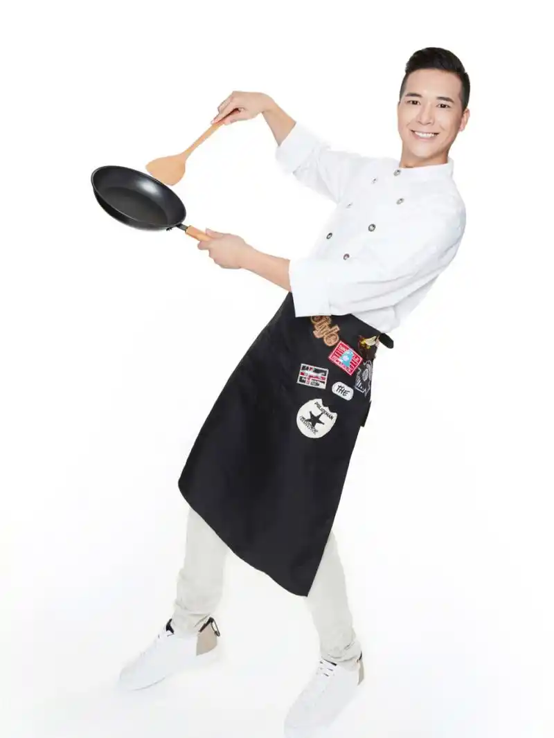 一组时尚的厨师风形象照 作为一名美食博主 怎能缺少一组像样的形象照