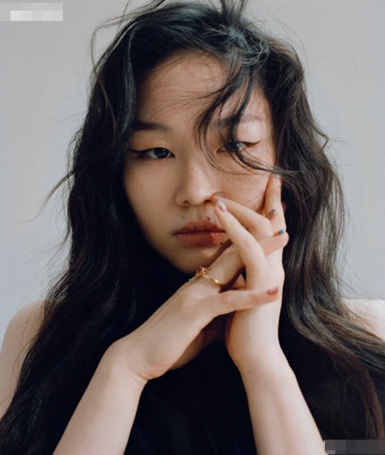 娱乐圈中4位小眼睛女艺人,全都火遍全国!_腾讯新闻