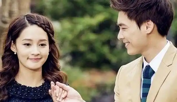 对方就是与李沁一同拍摄过电视剧《千金归来》的李易峰.