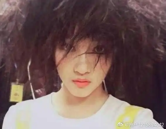 关晓彤的丑照与绯闻