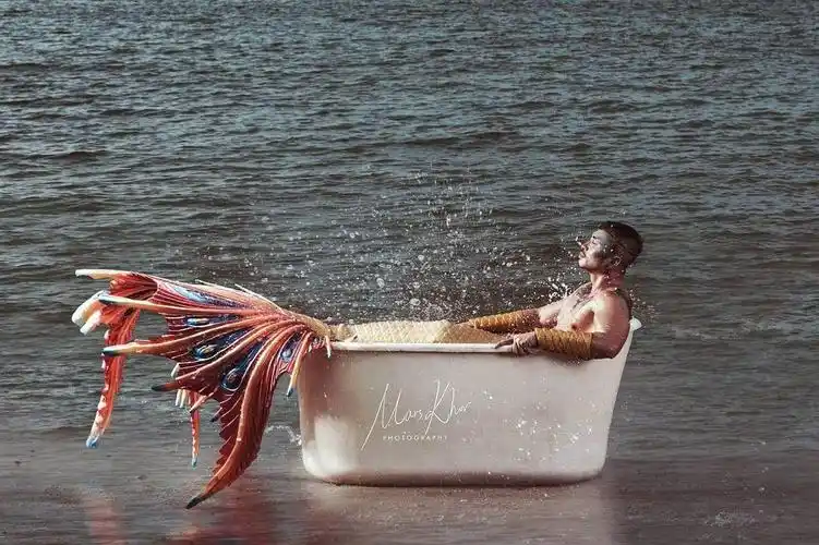 人鱼王子merwen肌肉男的水中温柔