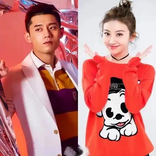 两人不仅在微博上暗戳戳地秀恩爱,还在车内被拍到热吻的照片.