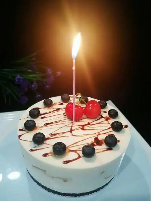 蛋糕 今天是儿子生日,晚上他要和小伙伴出去庆生,所以昨天在家简单过