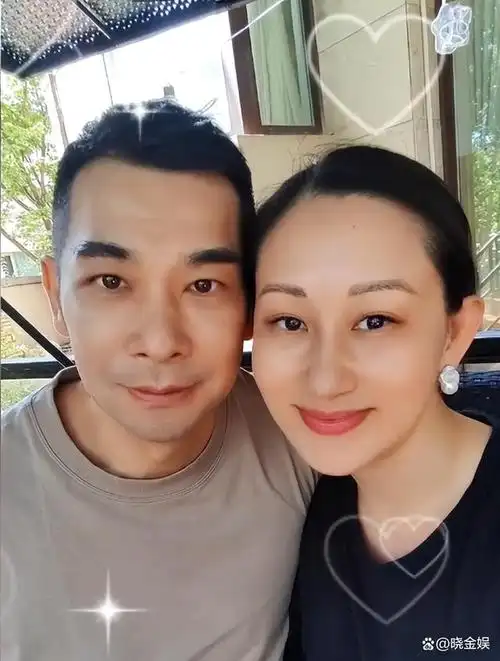 赵文卓:甩开三个娃,和老婆张丹露一起单独欢度结婚17周年纪念日