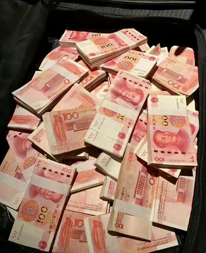 【琅河财经】要解决目前老百姓存了几万亿的钱不想花的窘境其实有一个