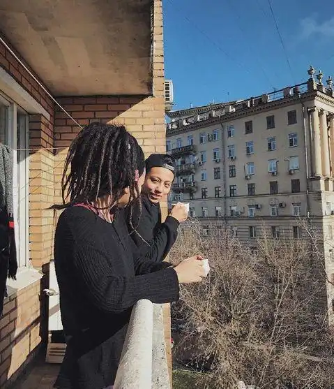 直击bikabreezy一个帅到让女孩都想睡的哈萨克小姐姐