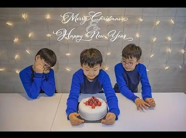宋家三胞胎圣诞新图曝光,对着镜头搞怪好呆萌好可爱韩国男演员宋一国