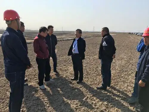 方洋集团董事长闫红民同志查看石化四道,备用水源取水泵站项目建设