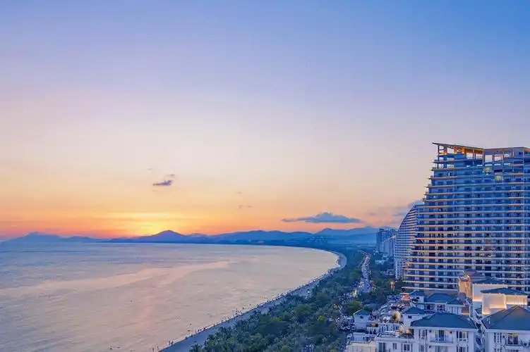 三亚洛克铂金海景酒店