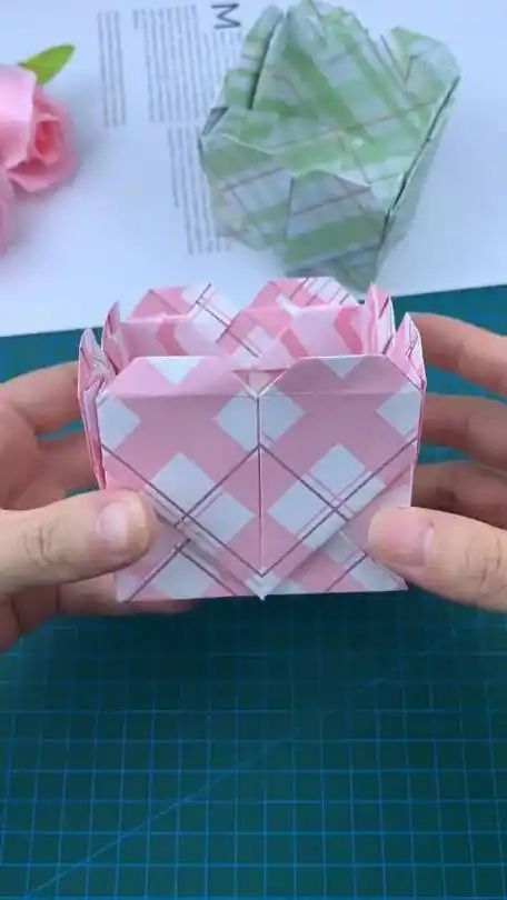 爱心收纳盒折纸