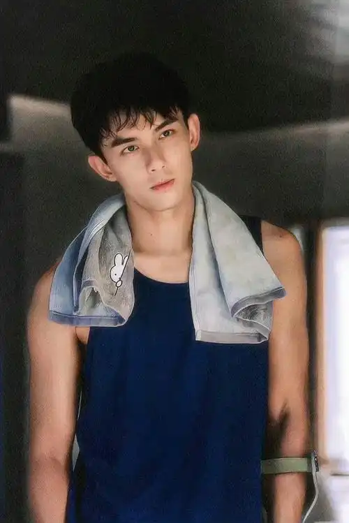 吴磊爱情而已素颜出镜##3.6万人想看吴磊半裸健身花絮