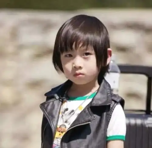 有一种长残叫"kimi长大"让人认不出,难怪林志颖不敢晒照片