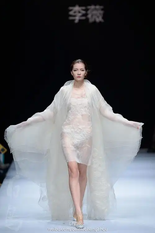 张梓琳,世界小姐比赛冠军,厦门t台走秀! - canon slr/dslm论坛
