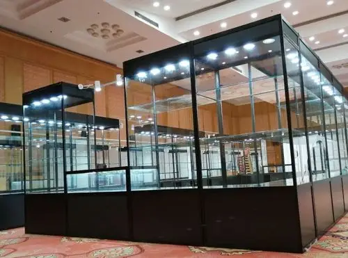 专业定制高端玻璃展示柜珠宝展示