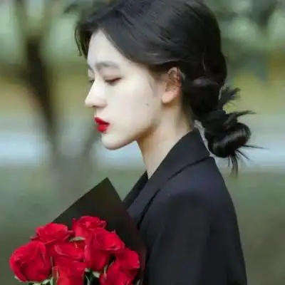 高端大气头像女