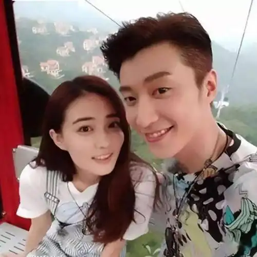 以及和乔任梁出演恋爱真人秀,期间闹出了各种不合风波.