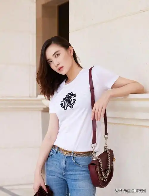 小宋佳示范夏季牛仔裤穿搭,学起来