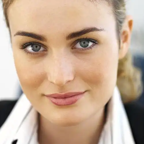 修图前(此图片是百度的)