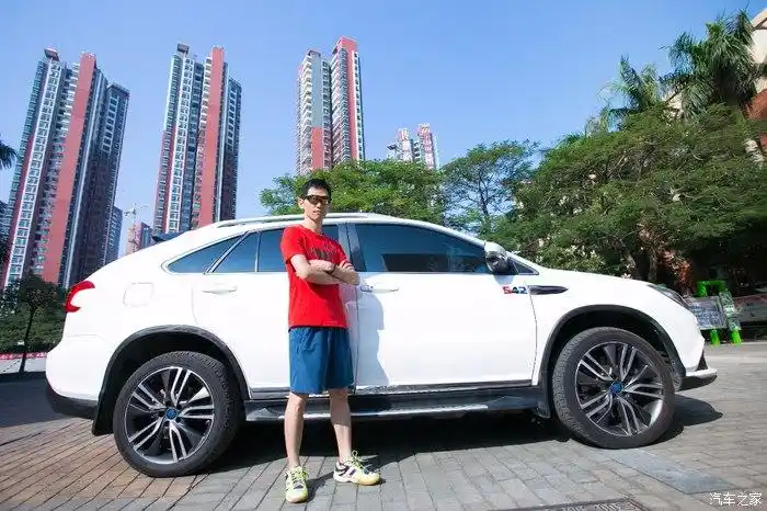 有机会与自己爱车合影留恋而我则成为男友艺术指导兼痴心迷妹有道言