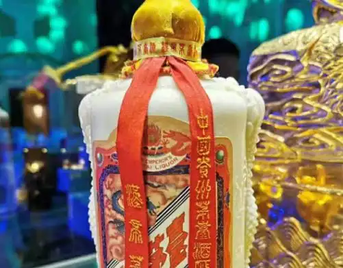 全球仅10瓶的汉帝茅台,拍出了99.99亿天价,背后的真相说法不一