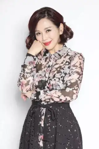 她是戏里人人都憎恨的"小三",但私下里却过着女人都羡慕的生活