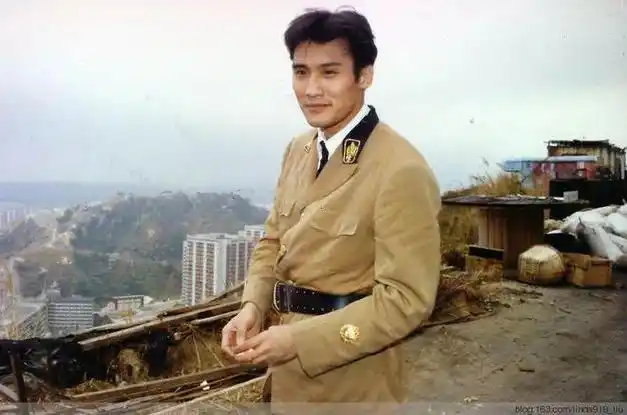 3年,他靠"躺平"成为传奇|影后|梁家辉|周润发|刘德华|梁朝伟_网易订阅