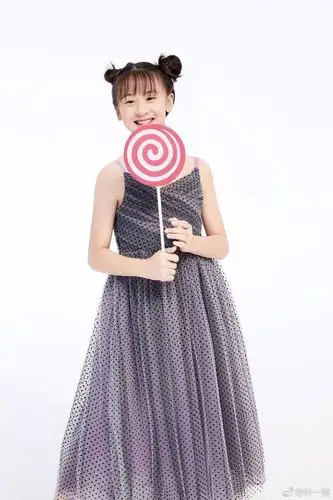 森碟最新写真女大十八变差点认不出遗传了爸妈明星的特质