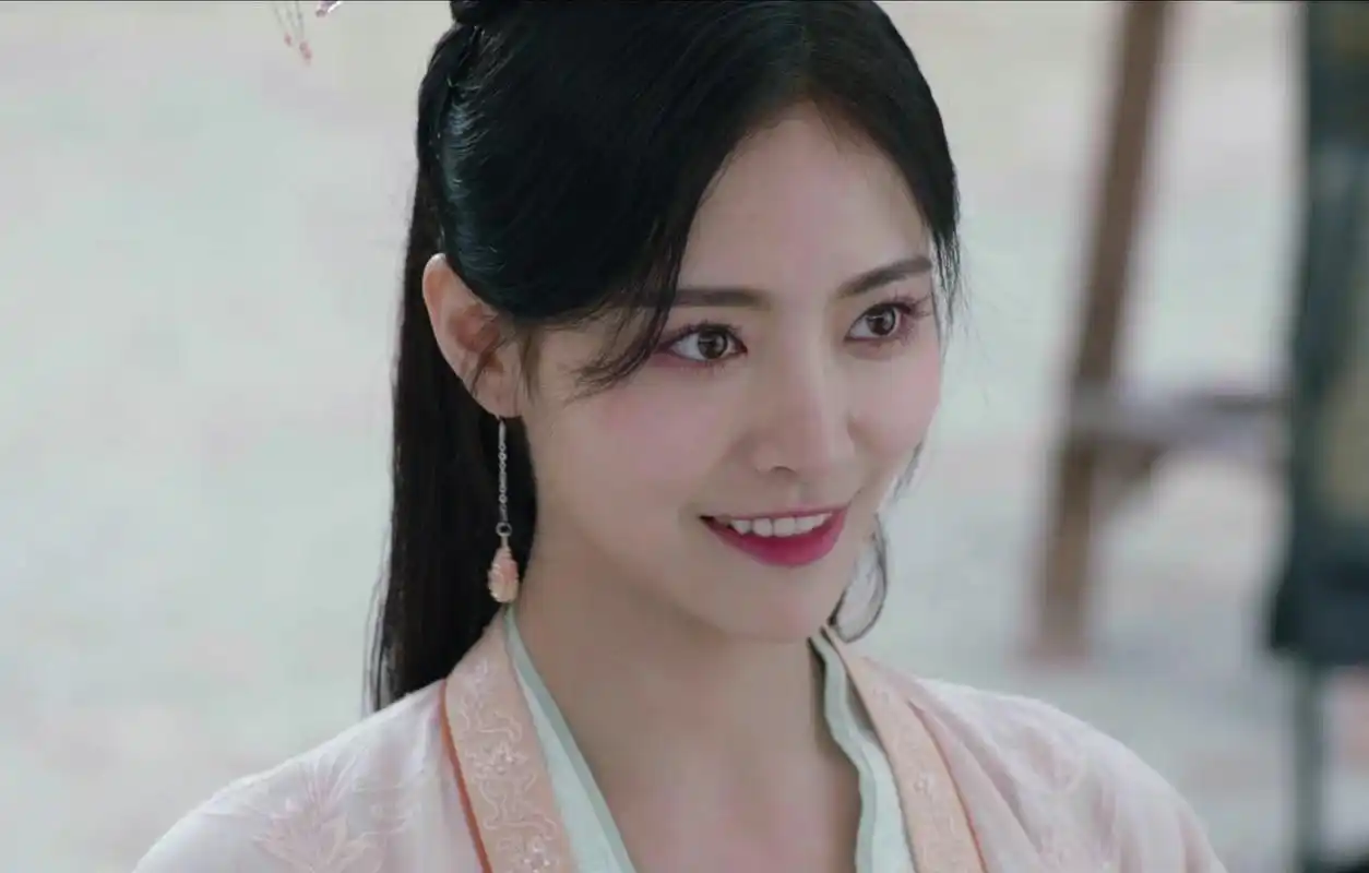 如意芳霏鞠婧祎造型翻车许佳琪古装撞脸唐嫣