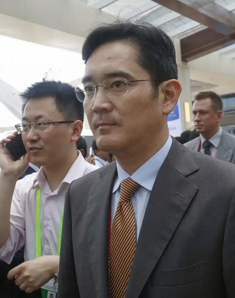 11月17日,韩国检方针对三星电子会长李在镕的案件进行了重要的法律