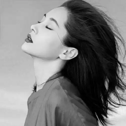 寂寞孤独伤感黑白头像图片107张精选_个性头像_头像屋