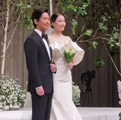 迎娶交往7年女友!|南宫珉|允浩|昌珉|东方神起_网易订阅