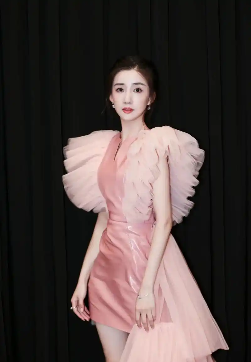 陈欣予,甜美可人的胶原蛋白女神