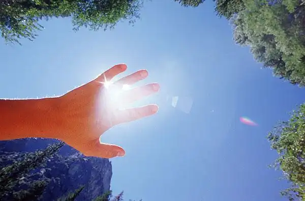 果你的天空曾经阴云密布!相信这里会是你的阳光家园!伸手可得!