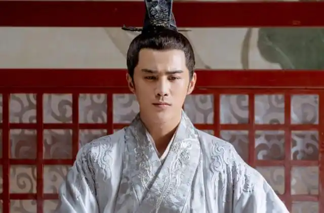 《女世子》开播,以为姜潮够帅了,看到女主尤靖茹扮相,爱了爱了