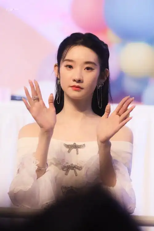 硬糖少女303张艺凡