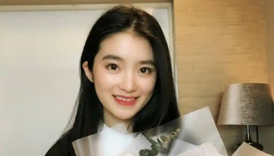 五官和气质相似度极高,又一女神诞生_柴蔚_邢李源_小林