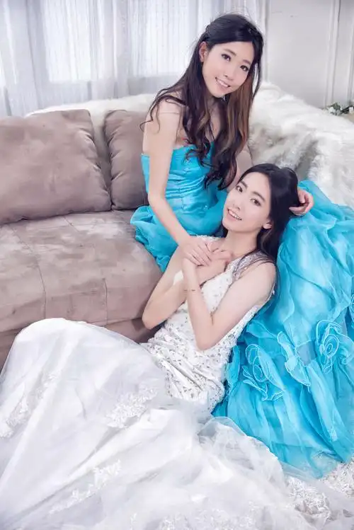 【闺蜜婚纱摄影】双人摄影棚拍日系婚纱写真