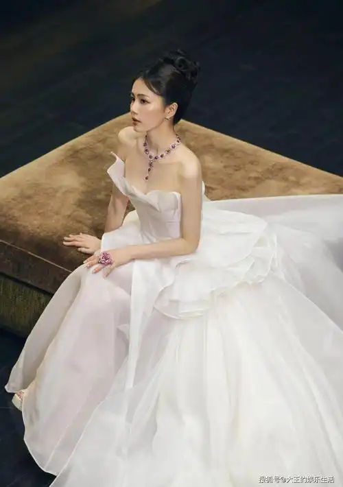 白鹿出席微博之夜,公主白梦妍真的好高贵啊,却惨遭键盘侠攻击!