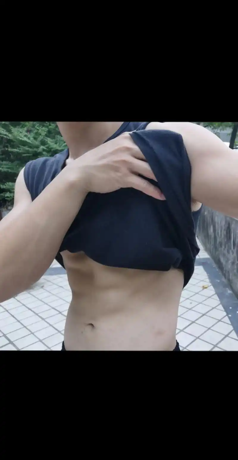 玩过密室逃脱吗?#腹肌 #薄肌男孩 #宽肩窄腰 #性张力 # - 抖音