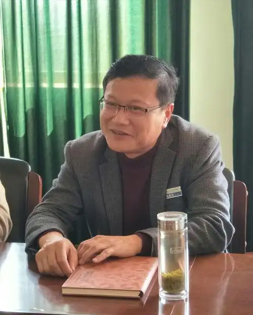 施勤俭书记作总结发言,希望大家进一步树立民主党派意识