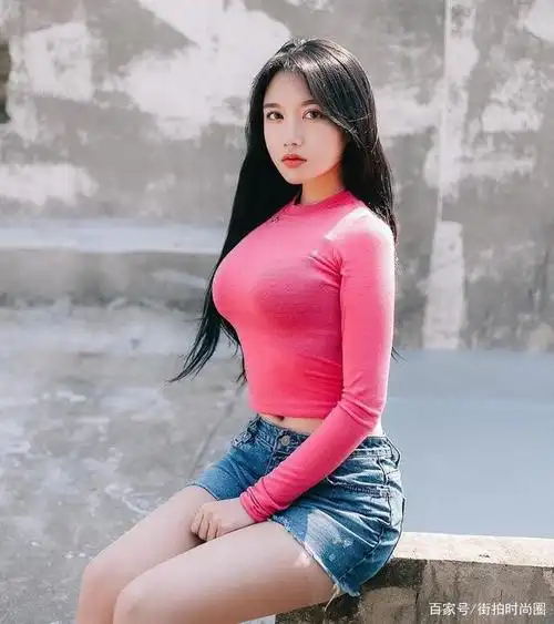 很有气场的美女牛仔裤搭配,你找到突破口了吗?