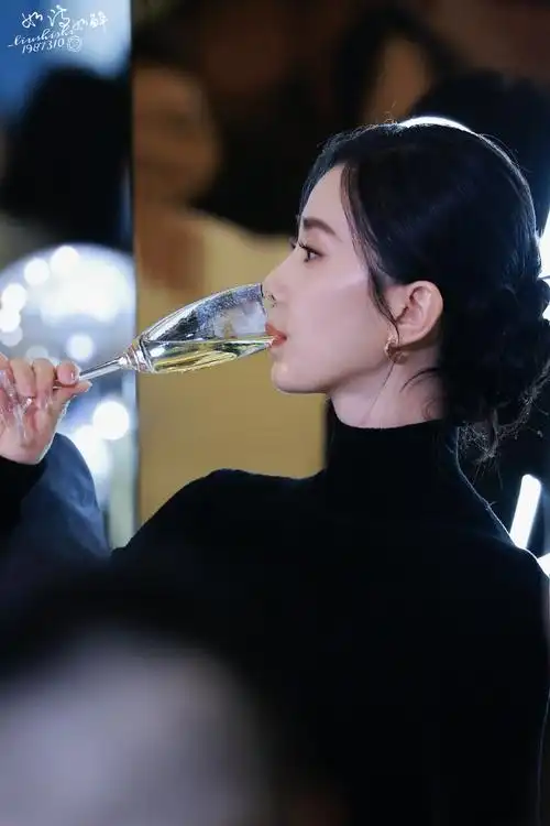 刘诗诗 优雅黑天鹅