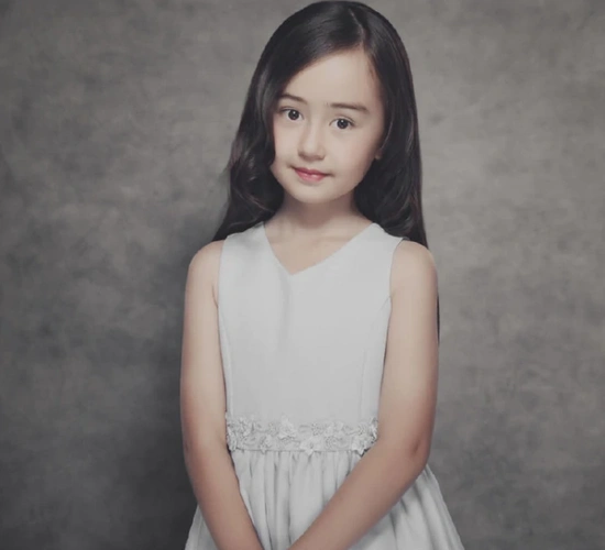 吴京出演巨齿鲨14岁蔡书雅容貌大变最美童星童颜不再