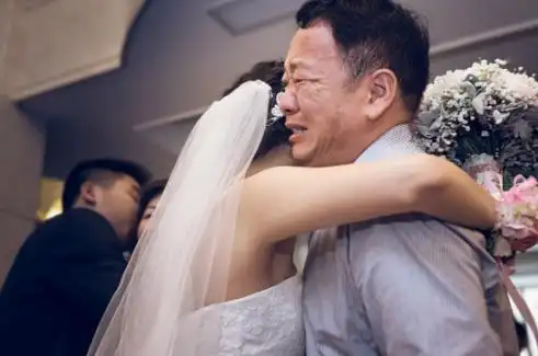 结婚是一件简单又复杂,幸福又难过的事情,简单在于两个人终于从恋爱